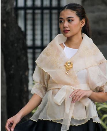 ALAMPAY: A TRADITIONAL FILIPINO GARMENT – .